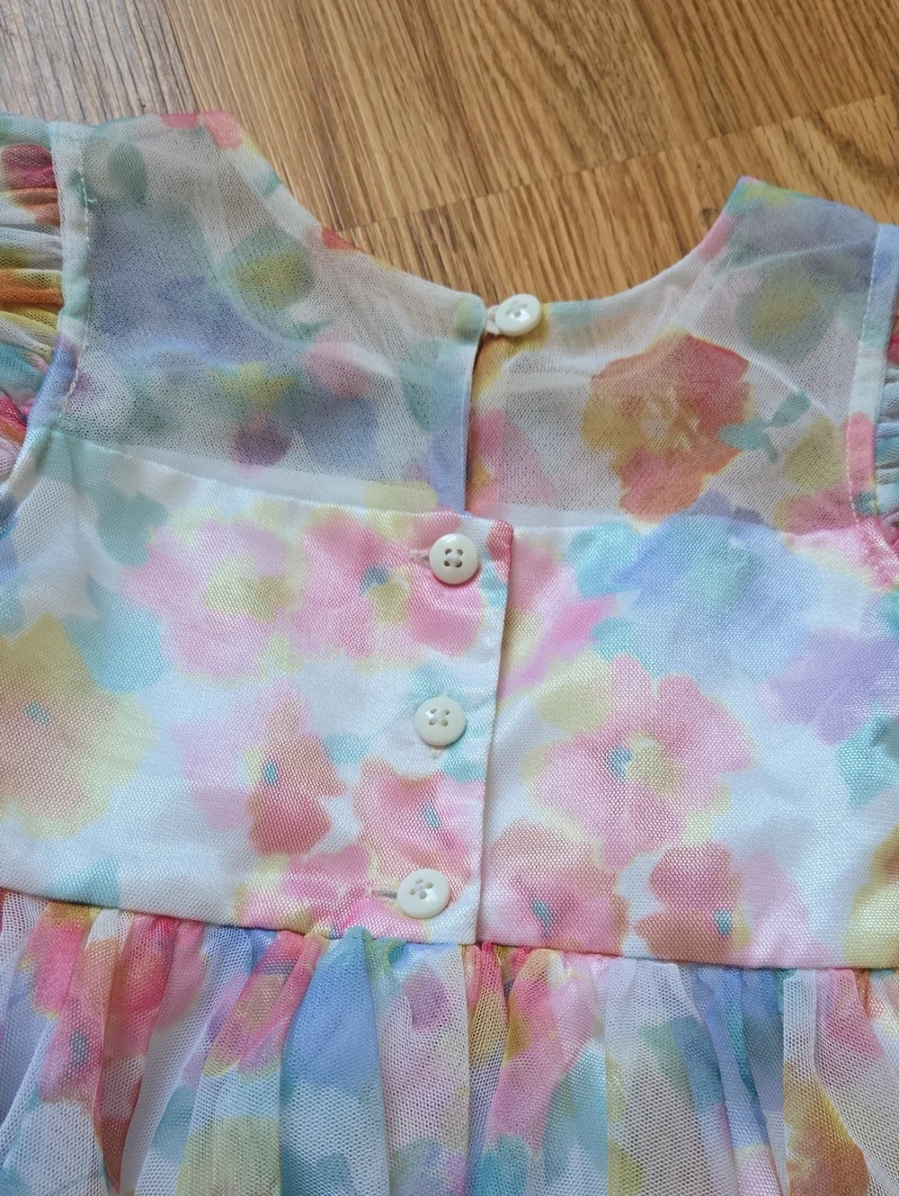 N/A sleeveless pastel